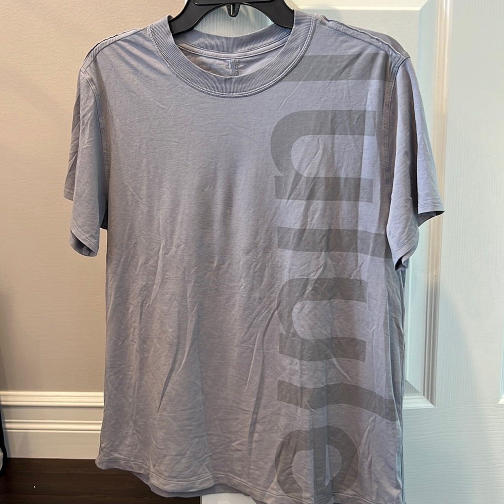 Lululemon T shirt
